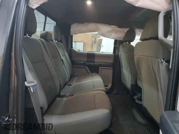 2019 Ford F-250 XL z VIN 1FT7W2B67KED61922, wystawiony jako Copart lot #63221415 z przebiegiem 133 946 mil mil oraz Czysty tytuł • Clean title. Historia ofert i sprzedaży dostępna na DreamBid. Obrazek 10.