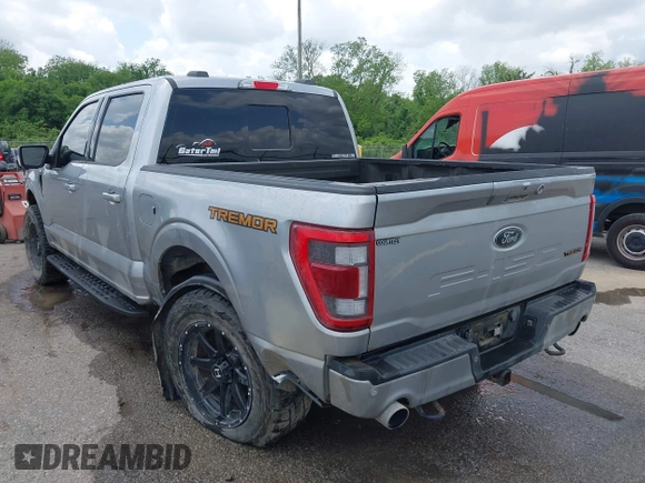 2023 Ford F-150 XL z VIN 1FTEW1E83PFB26367, wystawiony jako IAAI lot #42067676 z przebiegiem 32 068 mil mil oraz . Historia ofert i sprzedaży dostępna na DreamBid. Obrazek 3.