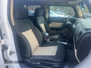 2006 Hummer H3 with VIN 5GTDN136068160309, listed as a Copart auction lot 86881174 with 180,000 mi miles and Clean Title. Bid and sale history available at DreamBid. Image 5.