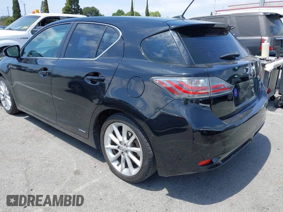 2011 Lexus CT 200h z VIN JTHKD5BH2B2034282, wystawiony jako IAAI lot #42163651 z przebiegiem 201 669 mil mil oraz . Historia ofert i sprzedaży dostępna na DreamBid. Obrazek 3.