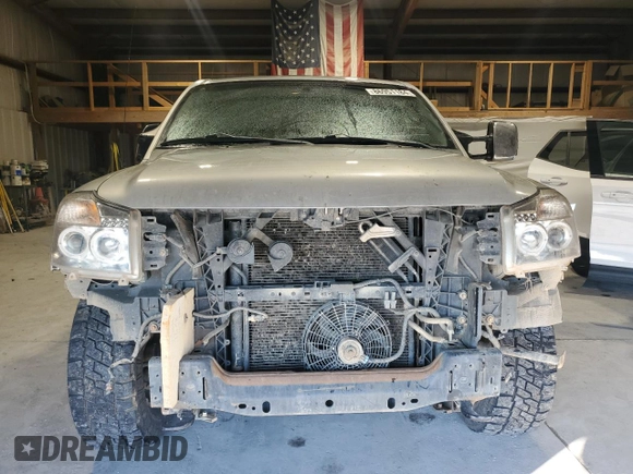 2007 Nissan Titan SE z VIN 1N6BA07B87N226908, wystawiony jako Copart lot #86951184 z przebiegiem 233 741 mil mil oraz Szkoda całkowita • Salvage title. Historia ofert i sprzedaży dostępna na DreamBid. Obrazek 5.