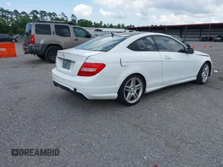 2014 Mercedes-Benz C 250 с VIN WDDGJ4HB2EG287029, выставлен на аукционе IAAI как лот 42479257 с пробегом 320 475 миль миль и . История ставок и продаж доступна на DreamBid. Изображение 4.