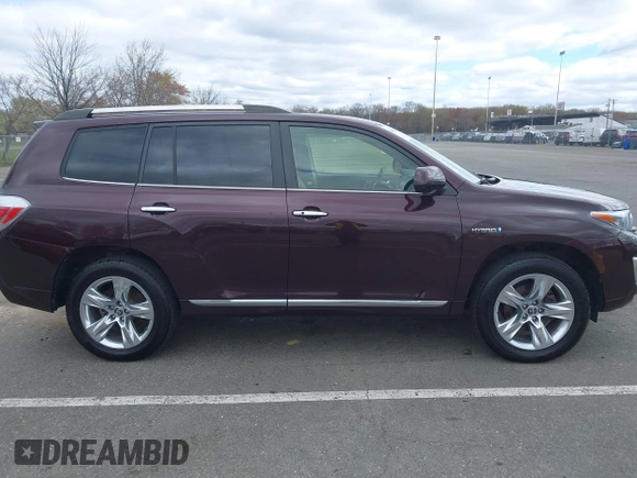 2013 Toyota Highlander Limited z VIN JTEDC3EH7D2017120, wystawiony jako IAAI lot #42060409 z przebiegiem 122 721 mil mil oraz . Historia ofert i sprzedaży dostępna na DreamBid. Obrazek 13.