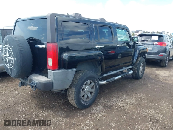 2006 Hummer H3 z VIN 5GTDN136068109909, wystawiony jako IAAI lot #41932541 z przebiegiem 236 737 mil mil oraz . Historia ofert i sprzedaży dostępna na DreamBid. Obrazek 4.