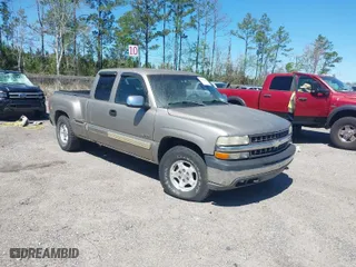 2002 Chevrolet Silverado 1500 LS with VIN 2GCEK19V721268944, listed as a IAAI auction lot 41822816 with 143,281 mi miles. Bid and sale history available at carsss.com. Image 1.