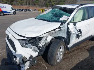 2019 Toyota RAV4 XLE with VIN JTMP1RFVXKD014440, listed as a IAAI auction lot 41877070 with 1 mi miles. Bid and sale history available at carsss.com. Image 6.