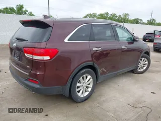2017 Kia Sorento LX with VIN 5XYPG4A31HG259077, listed as a IAAI auction lot 42199198 with Not Provided miles. Bid and sale history available at carsss.com. Image 4.