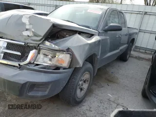 2008 Dodge Dakota Bighorn/Lonestar z VIN 1D7HE38K58S550926, wystawiony jako Copart lot #48440495 z przebiegiem Nie podano mil oraz Szkoda całkowita • Salvage title. Historia ofert i sprzedaży dostępna na DreamBid. Obrazek 1.