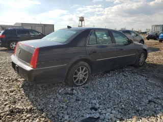 2011 Cadillac DTS Luxury Collection z VIN 1G6KD5E64BU100043, wystawiony jako Copart lot #56124355 z przebiegiem 130 161 mil mil oraz Szkoda całkowita • Salvage title. Historia ofert i sprzedaży dostępna na DreamBid. Obrazek 3.