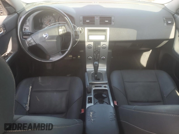 2009 Volvo S40 2.4L z VIN YV1MS382092446504, wystawiony jako Copart lot #48143545 z przebiegiem 207 060 mil mil oraz Czysty tytuł • Clean title. Historia ofert i sprzedaży dostępna na DreamBid. Obrazek 8.