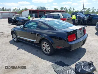2007 Ford Mustang Deluxe с VIN 1ZVFT80N675242314, выставлен на аукционе IAAI как лот 42318323 с пробегом 171 017 миль миль и . История ставок и продаж доступна на DreamBid. Изображение 3.