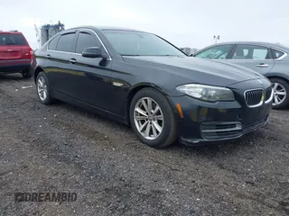 2014 BMW 5 Series 528i xDrive with VIN WBA5A7C54ED613352, listed as a IAAI auction lot 42197717 with 205,889 mi miles and . Bid and sale history available at carsss.com. Image 1.