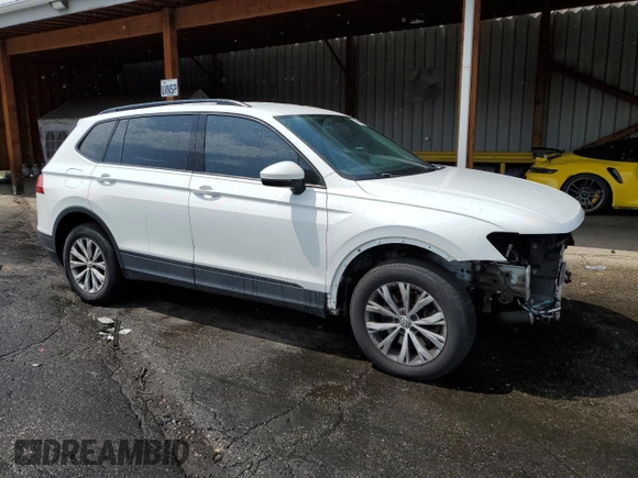 2018 Volkswagen Tiguan S with VIN 3VV0B7AX6JM094609, listed as a Copart auction lot 59550215 with 118,975 mi miles and Salvage title. Bid and sale history available at DreamBid. Image 4.