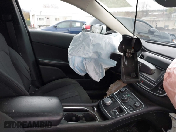2015 Chrysler 200 Limited with VIN 1C3CCCAB6FN708209, listed as a IAAI auction lot 42057279 with 100,866 mi miles. Bid and sale history available at carsss.com. Image 5.