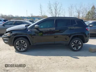 2018 Jeep Compass Trailhawk with VIN 3C4NJDDB5JT419276, listed as a IAAI auction lot 42040909 with Not Provided miles and . Bid and sale history available at carsss.com. Image 13.