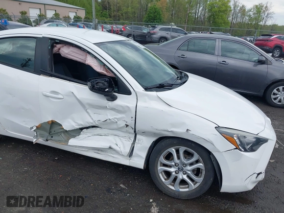 2016 Scion iA with VIN 3MYDLBZV0GY133944, listed as a IAAI auction lot 42030699 with 67,581 mi miles. Bid and sale history available at carsss.com. Image 6.