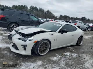 2017 Toyota 86 with VIN JF1ZNAA12H8708632, listed as a Copart auction lot 40868004 with 47,879 mi miles and Non Repairable. Bid and sale history available at carsss.com. Image 1.