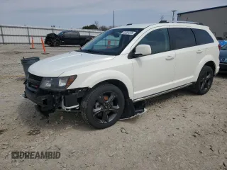 2019 Dodge Journey Crossroad z VIN 3C4PDDGG2KT774897, wystawiony jako Copart lot #52301375 z przebiegiem 122 042 mil mil oraz Szkoda całkowita • Salvage title. Historia ofert i sprzedaży dostępna na DreamBid. Obrazek 1.