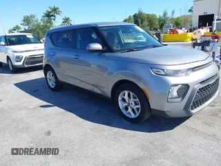 2022 Kia Soul LX with VIN KNDJ23AUXN7810395, listed as a IAAI auction lot 41836872 with 76,196 mi miles. Bid and sale history available at carsss.com. Image 1.
