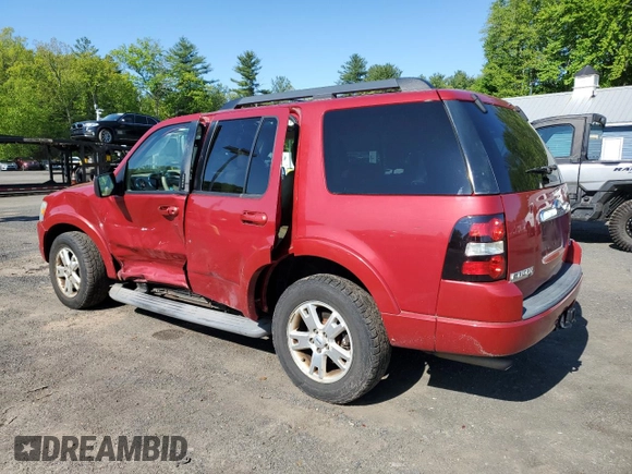 2010 Ford Explorer XLT z VIN 1FMEU7DEXAUA30671, wystawiony jako Copart lot #56351165 z przebiegiem 139 434 mil mil oraz Szkoda całkowita • Salvage title. Historia ofert i sprzedaży dostępna na DreamBid. Obrazek 2.