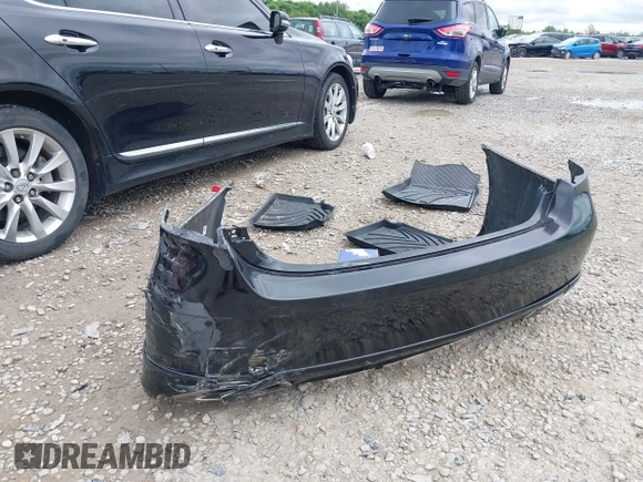 2010 Lexus LS 460 with VIN JTHCL5EF5A5007415, listed as a IAAI auction lot 42340106 with 202,318 mi miles and . Bid and sale history available at DreamBid. Image 12.