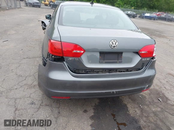 2012 Volkswagen Jetta SE с VIN 3VWDP7AJ3CM412473, выставлен на аукционе IAAI как лот 42440557 с пробегом Не указан миль и . История ставок и продаж доступна на DreamBid. Изображение 15.