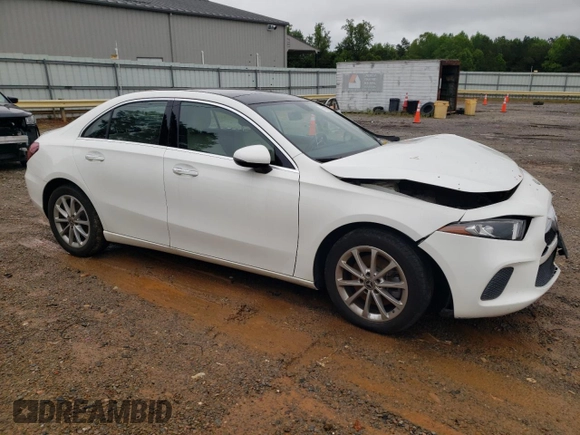 2021 Mercedes-Benz A 220 z VIN W1K3G4FB3MJ270404, wystawiony jako Copart lot #57637575 z przebiegiem 23 708 mil mil oraz Szkoda całkowita • Salvage title. Historia ofert i sprzedaży dostępna na DreamBid. Obrazek 4.