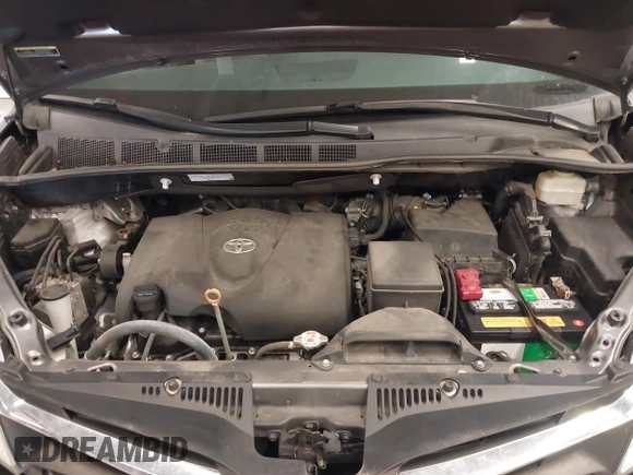 2018 Toyota Sienna LE Auto Access Seat with VIN 5TDKZ3DC4JS903738, listed as a IAAI auction lot 41688581 with 42,511 mi miles. Bid and sale history available at carsss.com. Image 10.