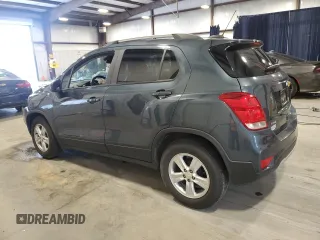 2022 Chevrolet Trax LT z VIN KL7CJLSM3NB530483, wystawiony jako Copart lot #51300365 z przebiegiem 60 386 mil mil oraz Szkoda całkowita • Salvage title. Historia ofert i sprzedaży dostępna na DreamBid. Obrazek 2.
