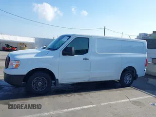 2018 Nissan NV Cargo S z VIN 1N6BF0KM4JN814628, wystawiony jako IAAI lot #42282183 z przebiegiem 128 289 mil mil oraz . Historia ofert i sprzedaży dostępna na DreamBid. Obrazek 15.