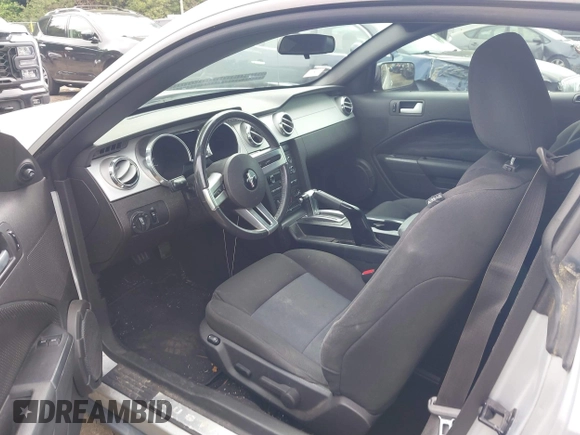 2008 Ford Mustang Deluxe with VIN 1ZVHT80N785160327, listed as a IAAI auction lot 42547909 with 113,654 mi miles and . Bid and sale history available at DreamBid. Image 5.