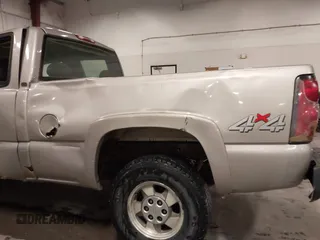 2004 Chevrolet Silverado 1500 with VIN 1GCEK19T74E385021, listed as a IAAI auction lot 41352639 with 152,734 mi miles and . Bid and sale history available at DreamBid. Image 16.
