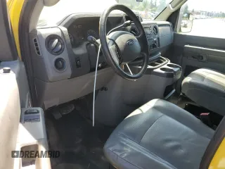 2012 Ford Econoline Cargo Commercial z VIN 1FTNE2ELXCDA87344, wystawiony jako Copart lot #57315465 z przebiegiem 268 716 mil mil oraz Szkody całkowita. Historia ofert i sprzedaży dostępna na DreamBid. Obrazek 8.