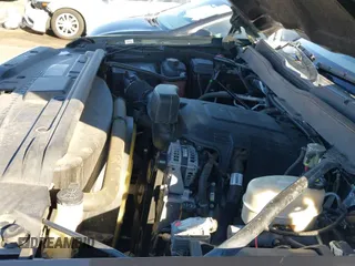 2017 Chevrolet Silverado 2500HD LT z VIN 1GC2KVEG5HZ180122, wystawiony jako IAAI lot #43302524 z przebiegiem 113 073 mil mil oraz . Historia ofert i sprzedaży dostępna na DreamBid. Obrazek 19.