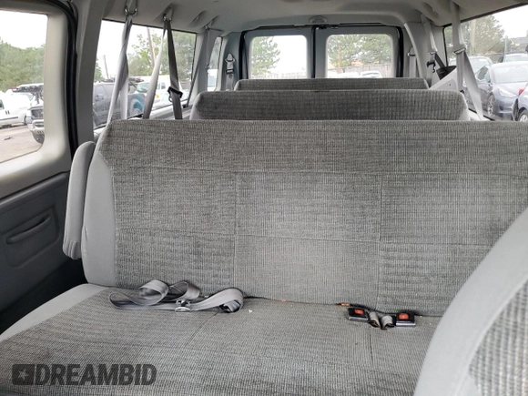 2003 Ford Econoline Passenger XL z VIN 1FBSS31S03HA36687, wystawiony jako Copart lot #66855044 z przebiegiem 239 504 mil mil oraz Szkoda całkowita • Salvage title. Historia ofert i sprzedaży dostępna na DreamBid. Obrazek 10.