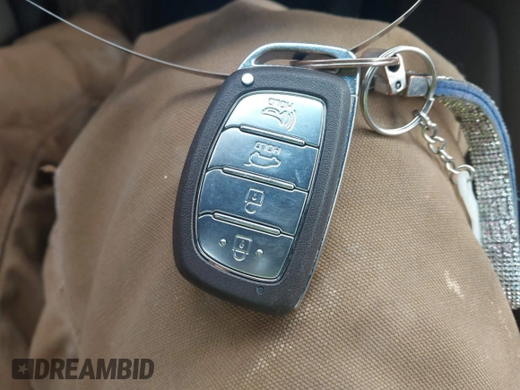 2019 Hyundai Tucson Ultimate with VIN KM8J3CALXKU016834, listed as a IAAI auction lot 40970606 with 104,208 mi miles. Bid and sale history available at carsss.com. Image 11.