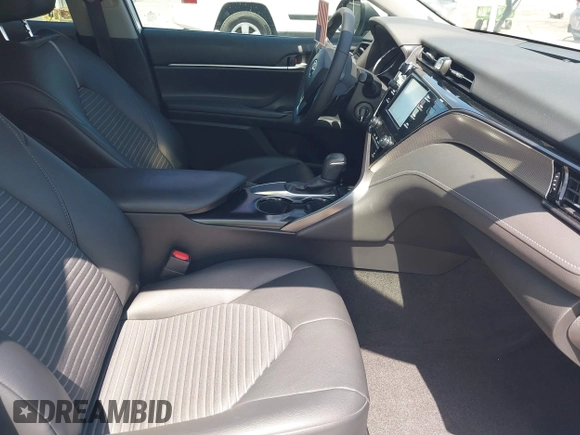2019 Toyota Camry LE z VIN 4T1B11HK8KU226604, wystawiony jako IAAI lot #42219440 z przebiegiem 53 415 mil mil oraz . Historia ofert i sprzedaży dostępna na DreamBid. Obrazek 5.