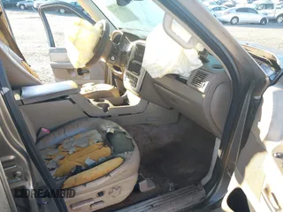 2002 Mercury Mountaineer с VIN 4M2ZU86E82ZJ07819, выставлен на аукционе IAAI как лот 41737449 с пробегом 343 404 миль миль и . История ставок и продаж доступна на DreamBid. Изображение 5.