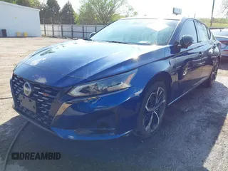 2023 Nissan Altima SR z VIN 1N4BL4CV0PN345188, wystawiony jako IAAI lot #42034378 z przebiegiem 65 305 mil mil oraz . Historia ofert i sprzedaży dostępna na DreamBid. Obrazek 2.