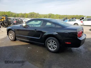 2005 Ford Mustang Deluxe with VIN 1ZVHT80N755201499, listed as a Copart auction lot 52082585 with 203,854 mi miles and Salvage Title. Bid and sale history available at carsss.com. Image 2.