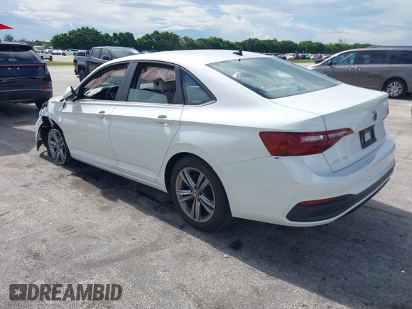 2024 Volkswagen Jetta SE with VIN 3VWEM7BU8RM007188, listed as a IAAI auction lot 42657015 with 40,589 mi miles and . Bid and sale history available at DreamBid. Image 3.