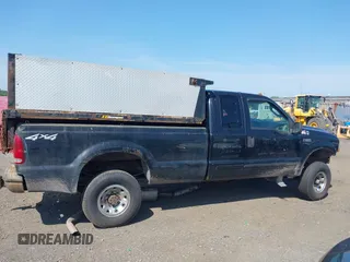 2003 Ford F-250 XL z VIN 3FTNX21L03MB41450, wystawiony jako IAAI lot #42512605 z przebiegiem 219 093 mil mil oraz . Historia ofert i sprzedaży dostępna na DreamBid. Obrazek 13.