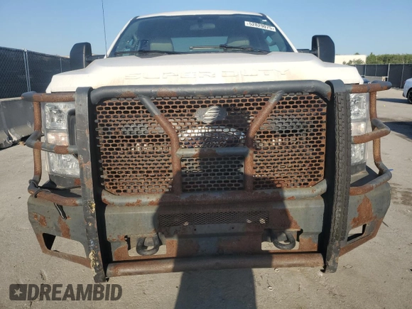 2021 Ford F-250 XL z VIN 1FT7X2A68MEC12324, wystawiony jako Copart lot #52829075 z przebiegiem 298 824 mil mil oraz Czysty tytuł • Clean title. Historia ofert i sprzedaży dostępna na DreamBid. Obrazek 5.