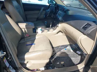 2010 Toyota Highlander SE with VIN 5TDJK3EH0AS012615, listed as a IAAI auction lot 41988529 with 241,662 mi miles. Bid and sale history available at carsss.com. Image 5.