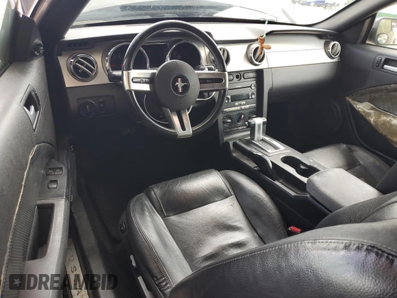 2005 Ford Mustang Deluxe с VIN 1ZVFT84N555231554, выставлен на аукционе Copart как лот 51562685 с пробегом 178 731 миль миль и Списание • Salvage title. История ставок и продаж доступна на DreamBid. Изображение 8.