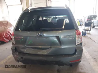 2010 Subaru Forester X Premium с VIN JF2SH6CC9AH771622, выставлен на аукционе IAAI как лот 42194069 с пробегом 70 731 миль миль и . История ставок и продаж доступна на DreamBid. Изображение 15.