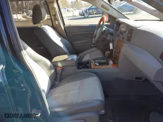 2006 Jeep Grand Cherokee Overland with VIN 1J8HR682X6C323876, listed as a IAAI auction lot 41478143 with 156,075 mi miles. Bid and sale history available at carsss.com. Image 5.