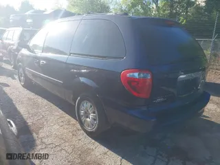 2005 Chrysler Town & Country LX with VIN 2C4GP44R75R483350, listed as a IAAI auction lot 42048867 with 232,293 mi miles. Bid and sale history available at carsss.com. Image 3.