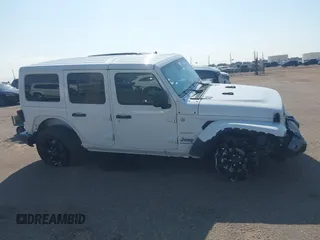 2024 Jeep Wrangler Sahara с VIN 1C4RJXP65RW296344, выставлен на аукционе IAAI как лот 42761334 с пробегом 30 948 миль миль и . История ставок и продаж доступна на DreamBid. Изображение 13.