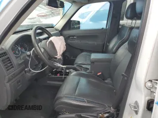 2012 Jeep Liberty Sport Latitude z VIN 1C4PJMAK3CW168087, wystawiony jako Copart lot #55071525 z przebiegiem 108 557 mil mil oraz Szkoda całkowita • Salvage title. Historia ofert i sprzedaży dostępna na DreamBid. Obrazek 7.
